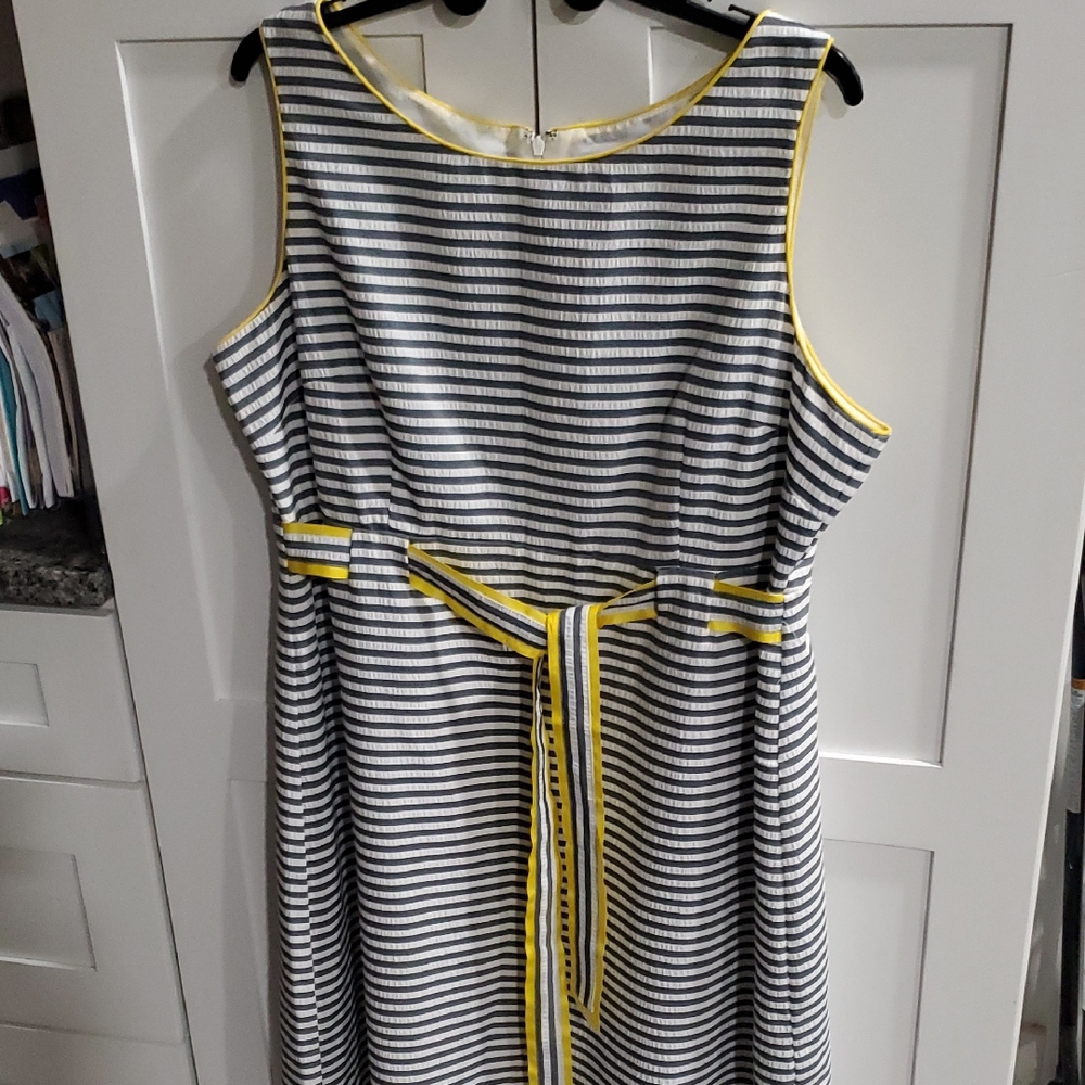 Jessica Howard Black and White Striped Sleeveless Dress with Yellow Trim
